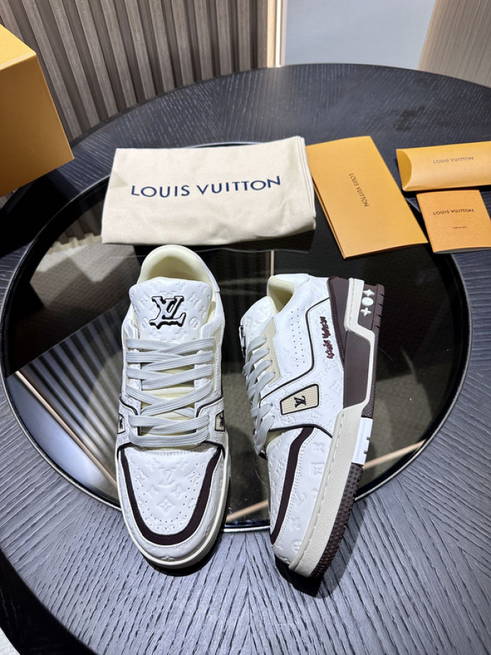 l&v trainer 01